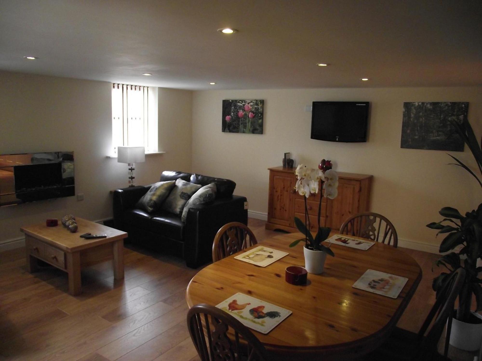 Carpenters Cottages Llanishen ภายนอก รูปภาพ