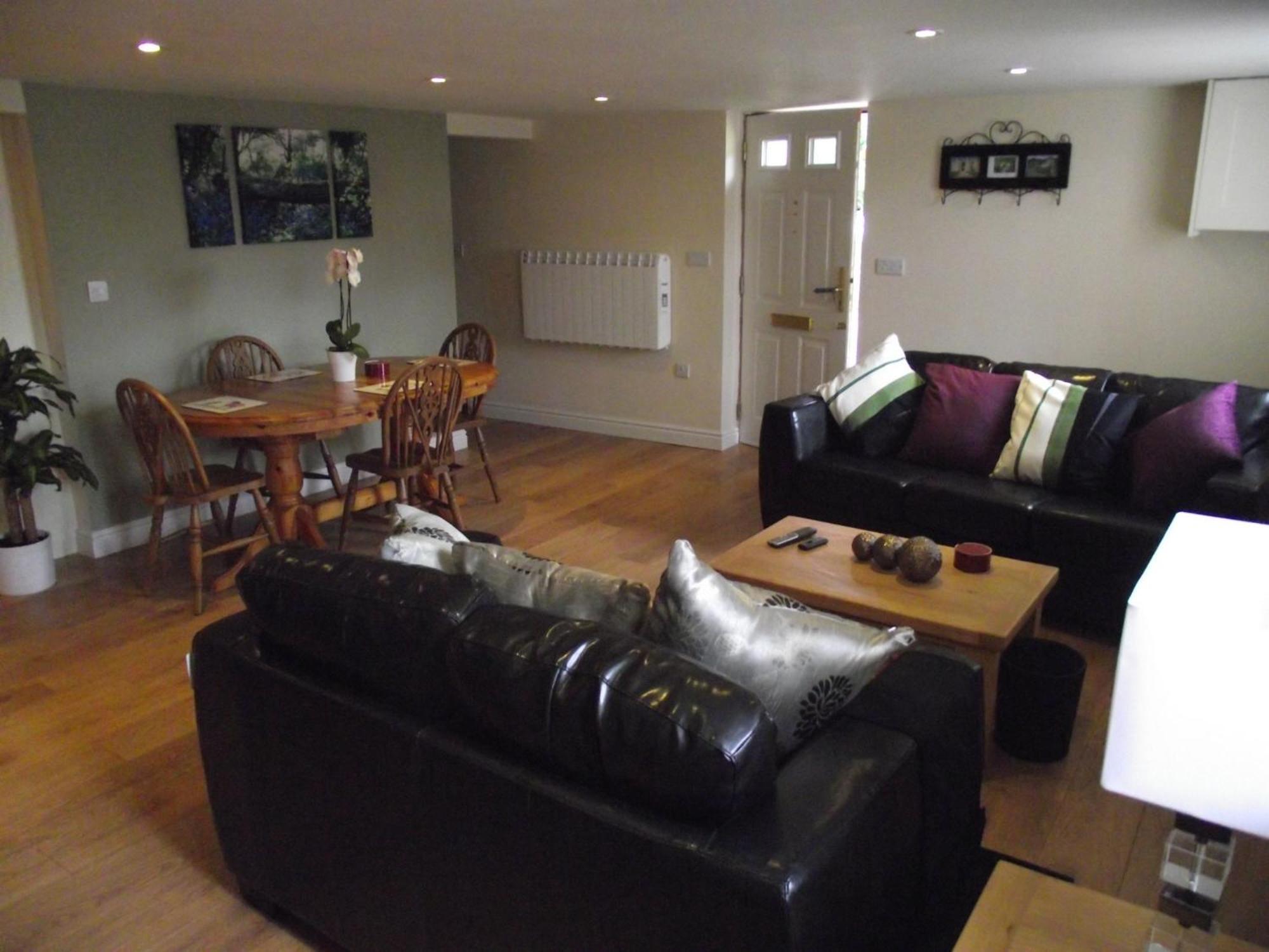 Carpenters Cottages Llanishen ภายนอก รูปภาพ