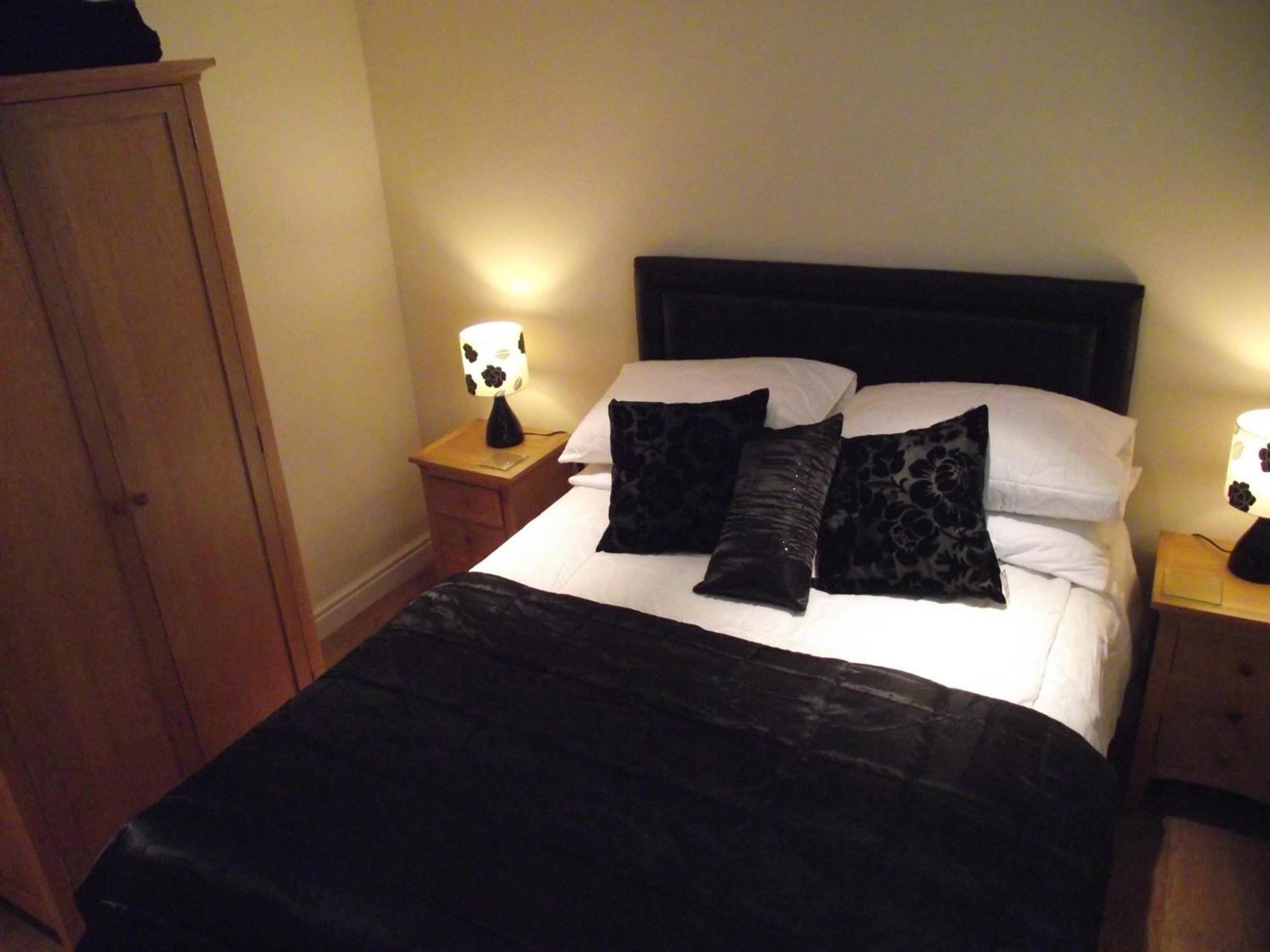 Carpenters Cottages Llanishen ภายนอก รูปภาพ